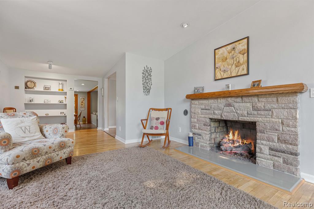 2254 Fairport Road Waterford, MI 48329 - Photo 5 of 48 Gallery Image 5