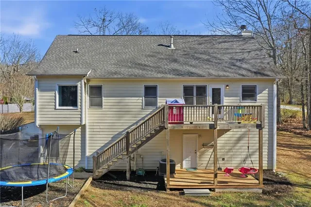 a view of entryway and hall