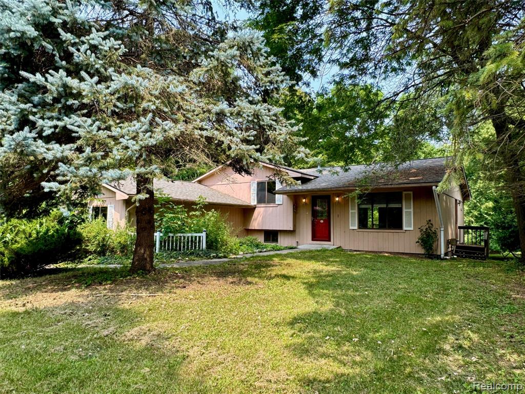 11343 Horton Road Goodrich, MI 48438 - Photo 1 of 22