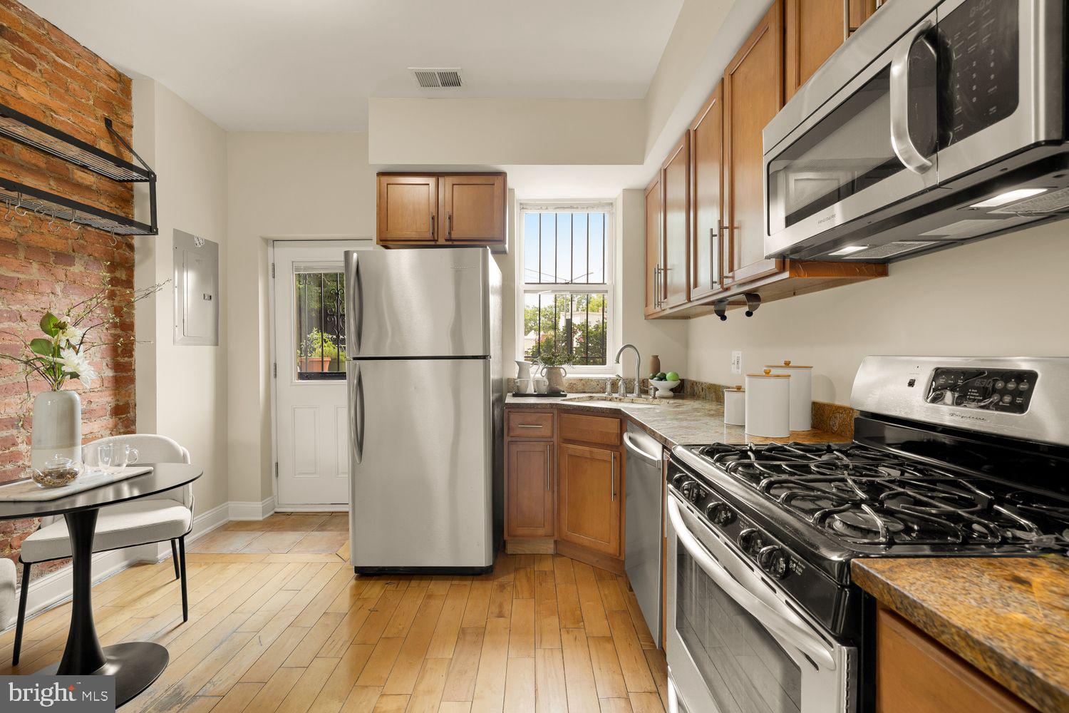 825 L Street Northeast Washington, DC 20002 - Photo 10 of 26