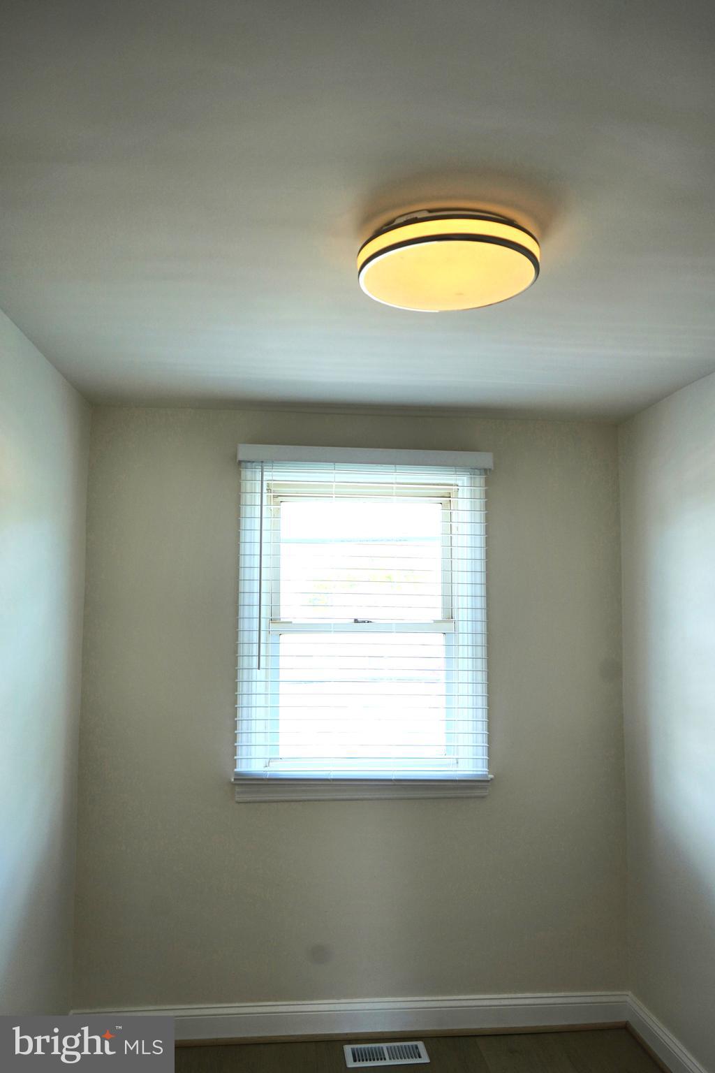 303 Arden Road West Baltimore, MD 21225 - Photo 57 of 95 bed3