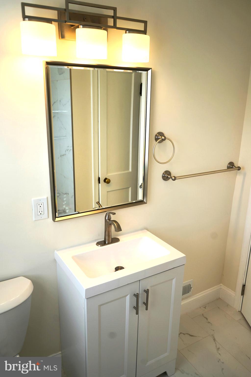 303 Arden Road West Baltimore, MD 21225 - Photo 62 of 95 bathroom1c