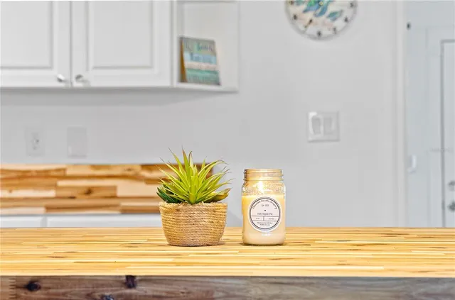 $4,995 | 2549 Clarendon Avenue, New Smyrna Beach, FL 32168