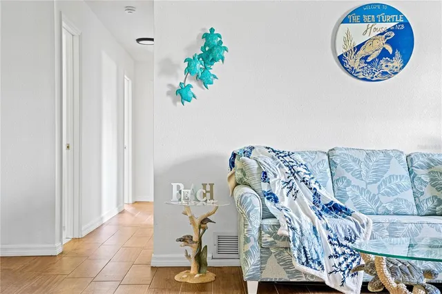 $4,995 | 2549 Clarendon Avenue, New Smyrna Beach, FL 32168