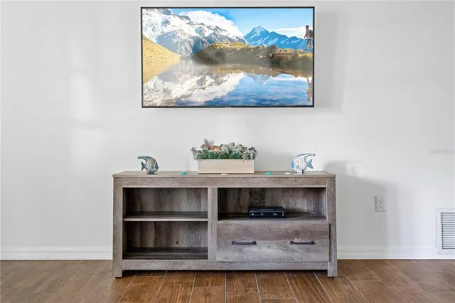 $4,995 | 2549 Clarendon Avenue, New Smyrna Beach, FL 32168