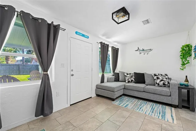 $4,995 | 2549 Clarendon Avenue, New Smyrna Beach, FL 32168