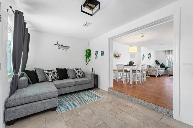 $4,995 | 2549 Clarendon Avenue, New Smyrna Beach, FL 32168