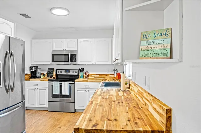 $4,995 | 2549 Clarendon Avenue, New Smyrna Beach, FL 32168