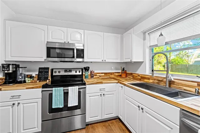 $4,995 | 2549 Clarendon Avenue, New Smyrna Beach, FL 32168