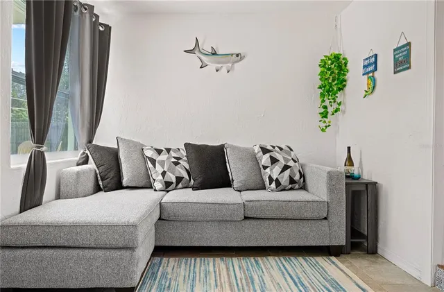 $4,995 | 2549 Clarendon Avenue, New Smyrna Beach, FL 32168