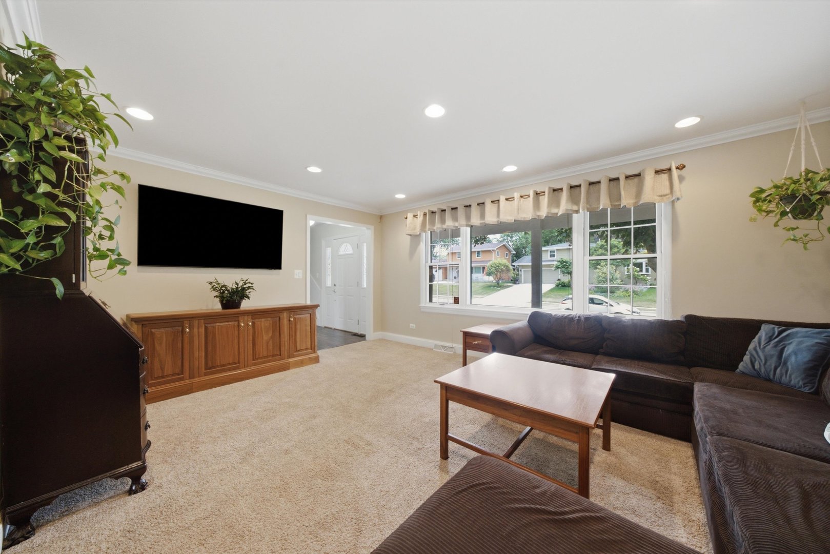 2320 Beck Road Lindenhurst, IL 60046 - Photo 5 of 35 Gallery Image 5