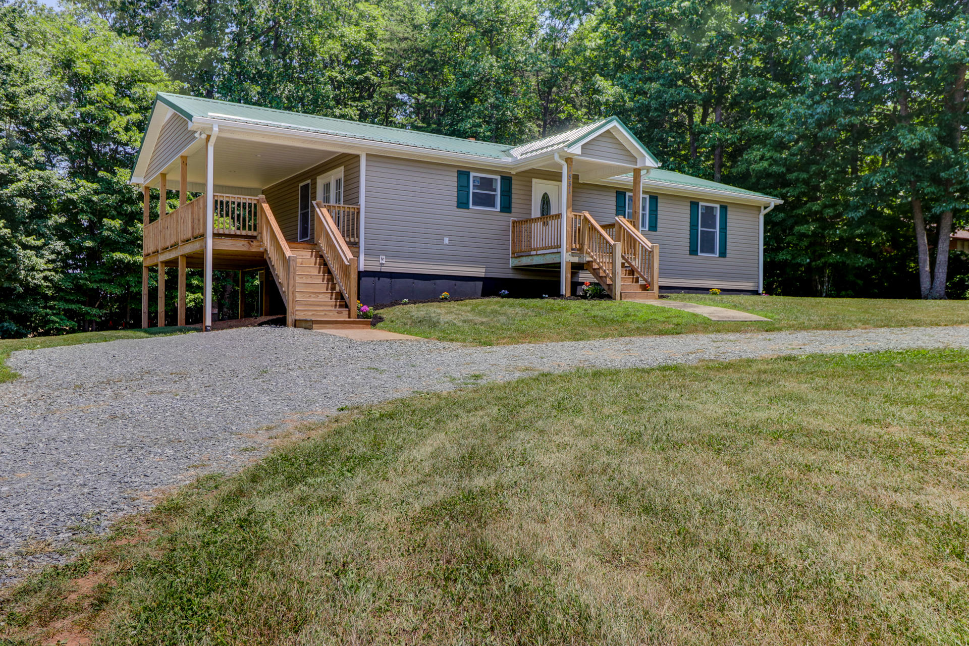1851 Webster Road Glade Hill, VA 24092 - Photo 27 of 30 IMG_4031_2_3_4_5