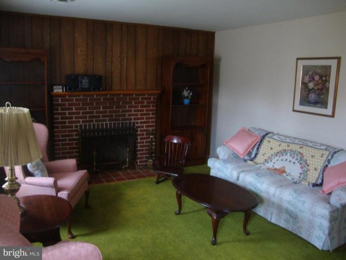 8417 Grove Road Ellicott City, MD 21043 - Photo 4 of 10 Living Room