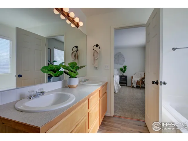 a bathroom with a bath tub
