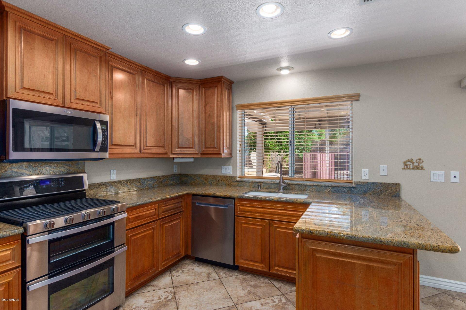 3326 East Escuda Road Phoenix, AZ 85050 - Photo 20 of 50 Escuda - Kitch2