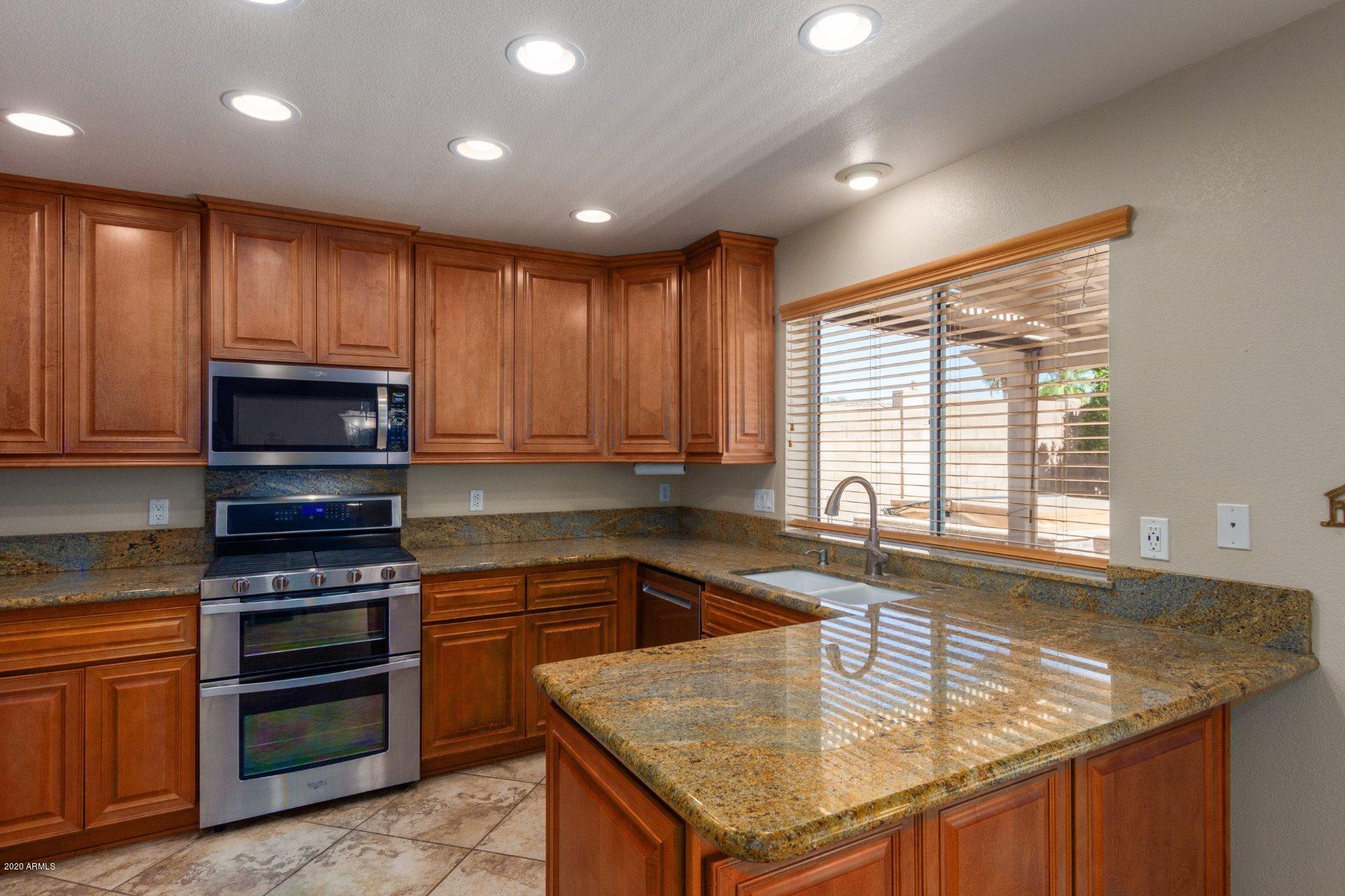 3326 East Escuda Road Phoenix, AZ 85050 - Photo 21 of 50 Escuda - Kitch3