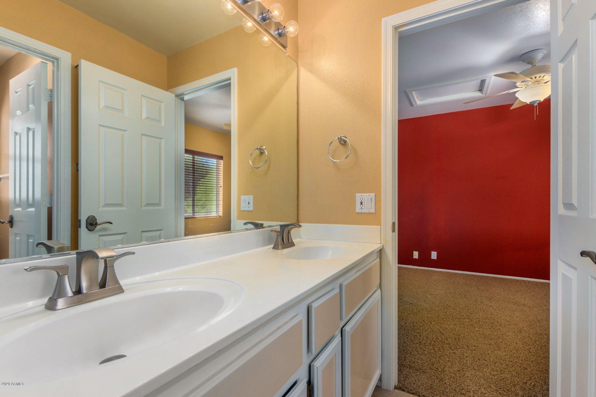 3326 East Escuda Road Phoenix, AZ 85050 - Photo 38 of 50 Escuda - Jack/Jill Bath1