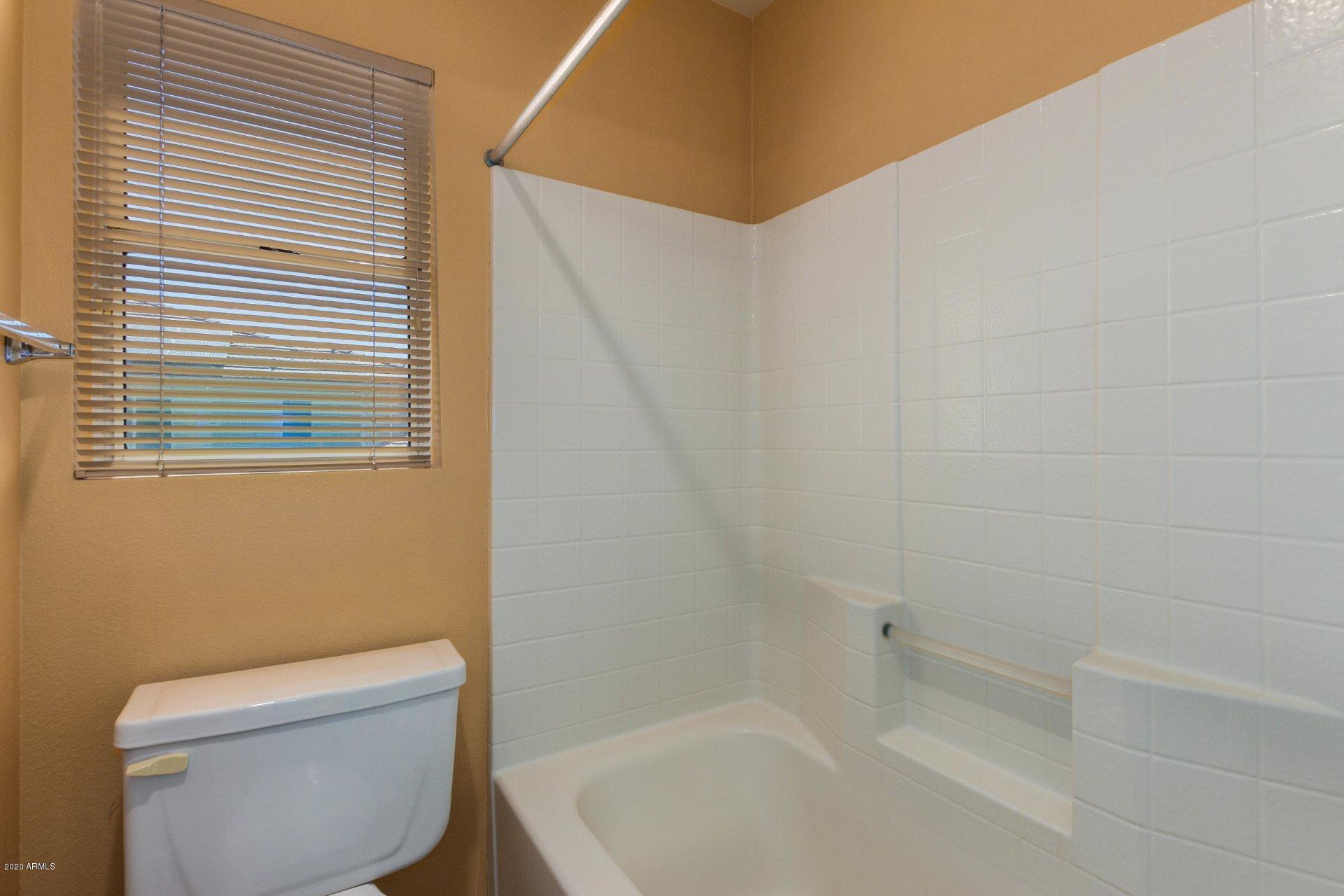 3326 East Escuda Road Phoenix, AZ 85050 - Photo 39 of 50 Escuda - Jack/Jill Bath2