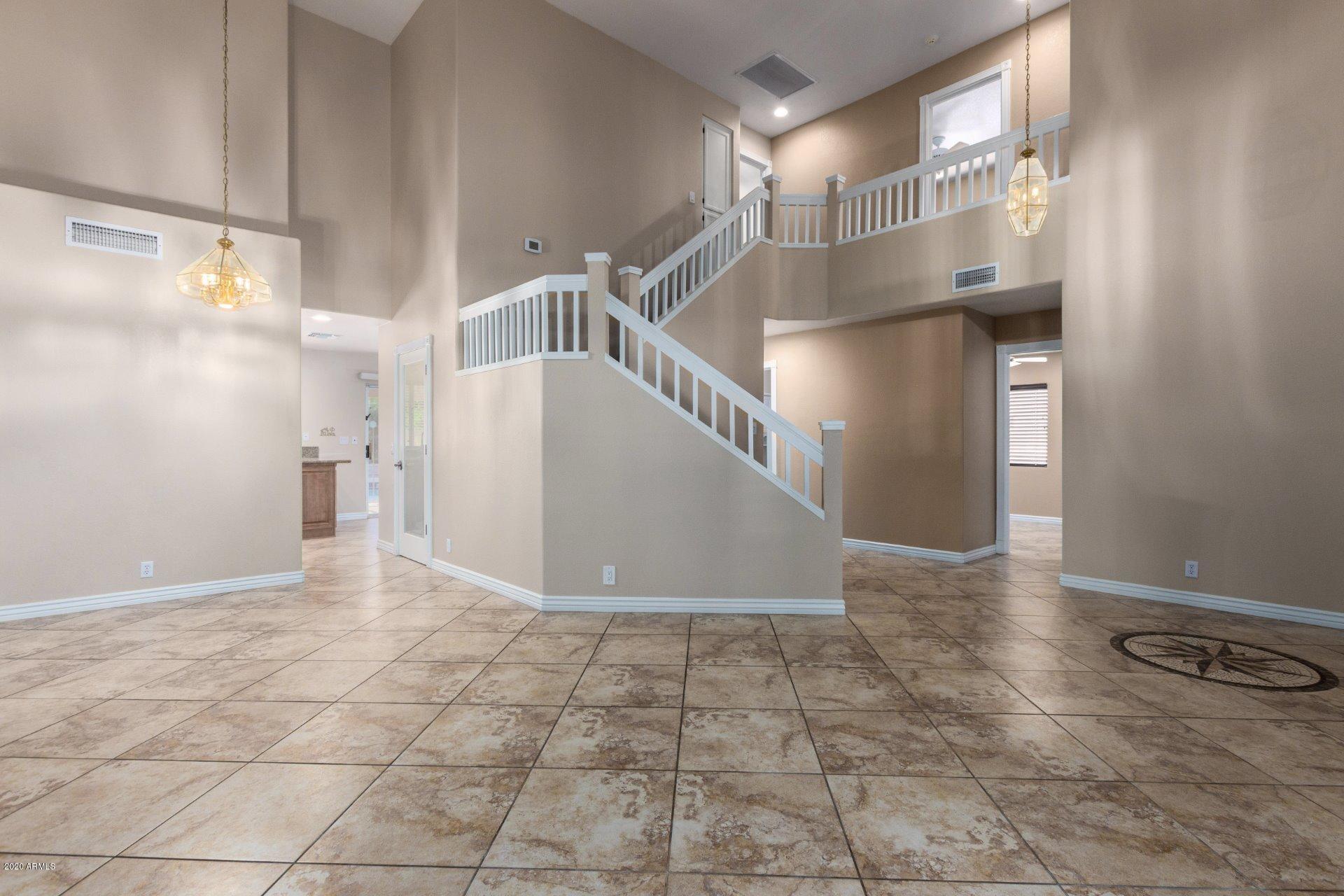3326 East Escuda Road Phoenix, AZ 85050 - Photo 5 of 50 Escuda - Lv Rm1
