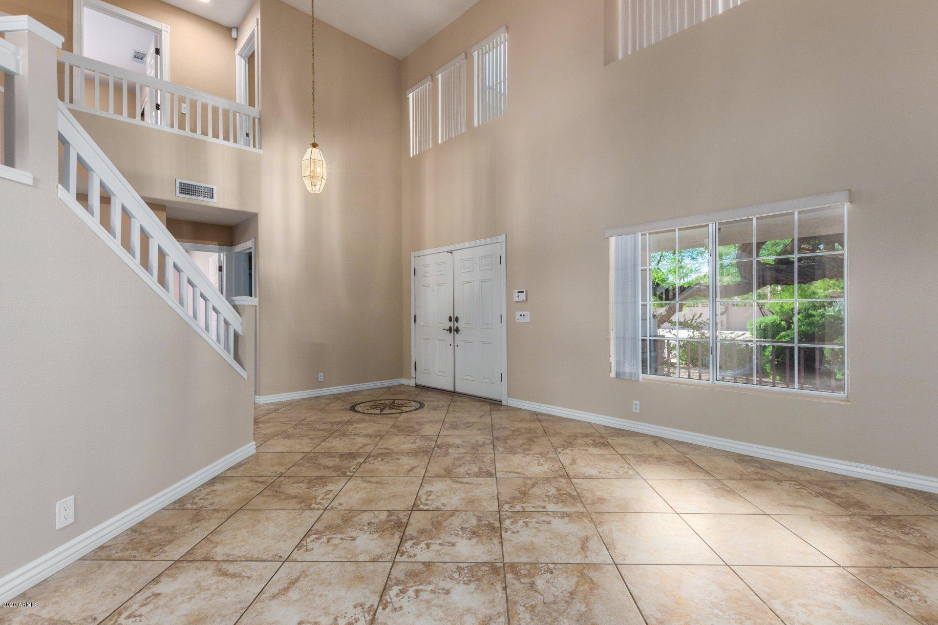 3326 East Escuda Road Phoenix, AZ 85050 - Photo 6 of 50 Escuda - Lv Rm2