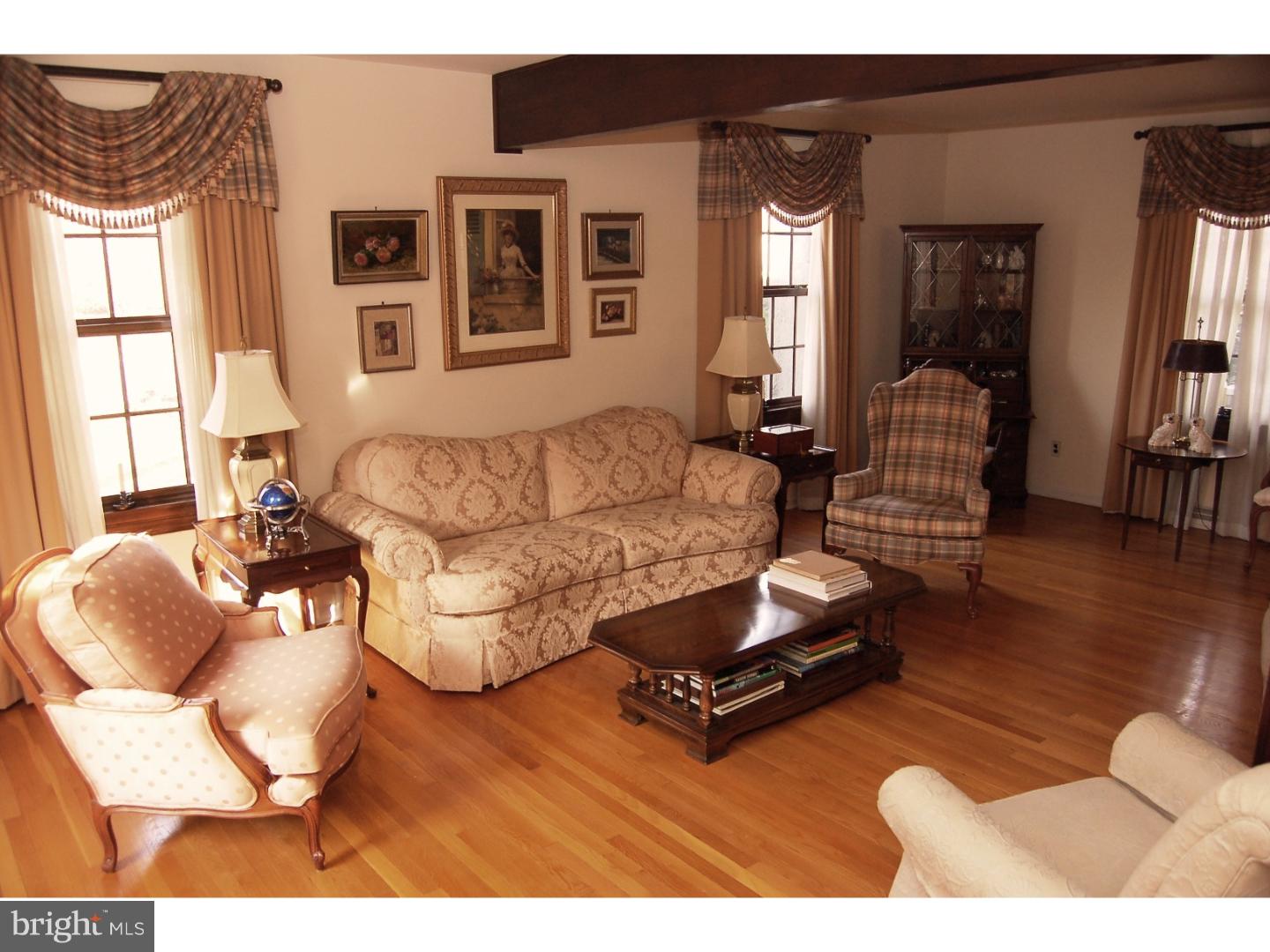 359 Richard Road Yardley, PA 19067 - Photo 4 of 25 Living Room