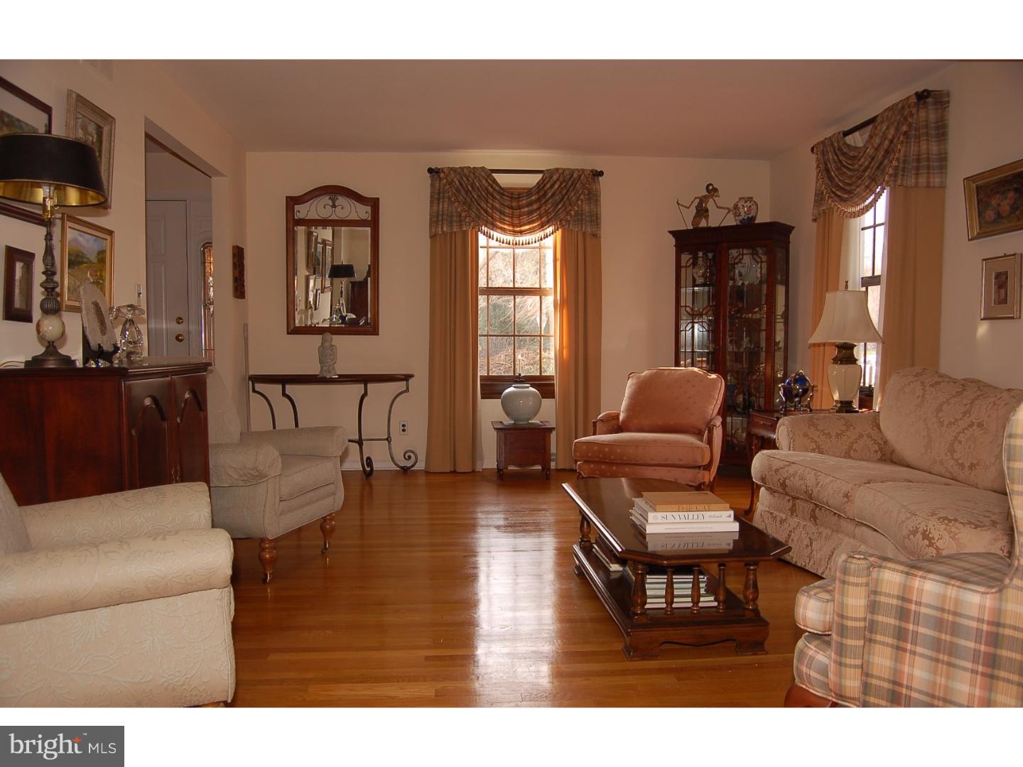 359 Richard Road Yardley, PA 19067 - Photo 5 of 25 Living Room