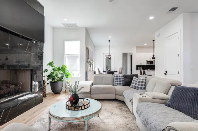 $3,400 | 12016 Savannah Avenue, Lubbock, TX 79424