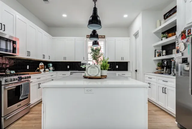 $3,400 | 12016 Savannah Avenue, Lubbock, TX 79424