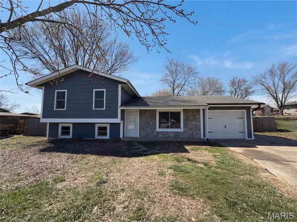 $255,000 | 945 Countryside Drive, Troy, MO 63379