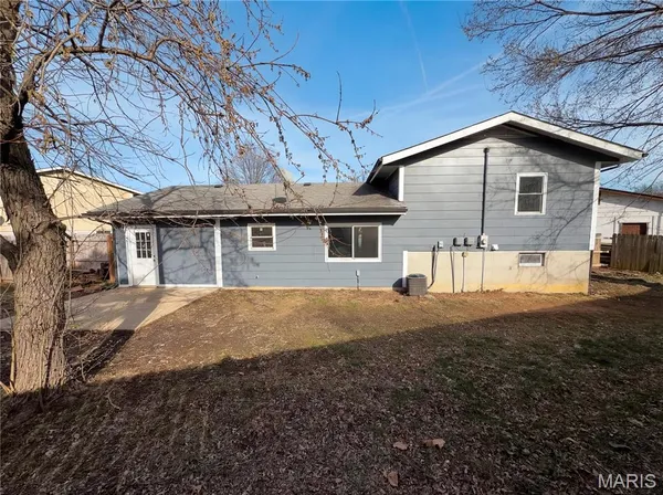 $255,000 | 945 Countryside Drive, Troy, MO 63379