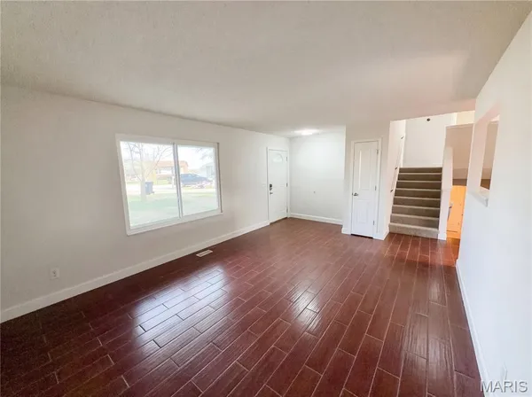 $255,000 | 945 Countryside Drive, Troy, MO 63379