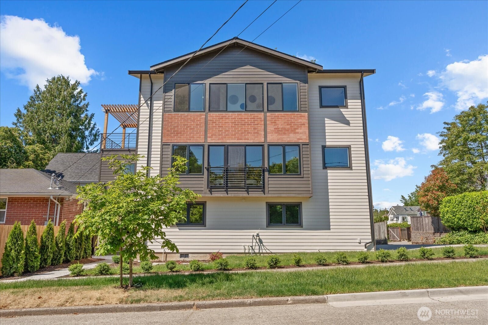 4816 Southwest Findlay Street Seattle, WA 98136 - Photo 3 of 40