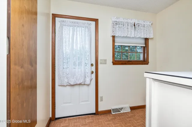 $639,000 | 987 Grooms Road, Clifton Park, NY 12148