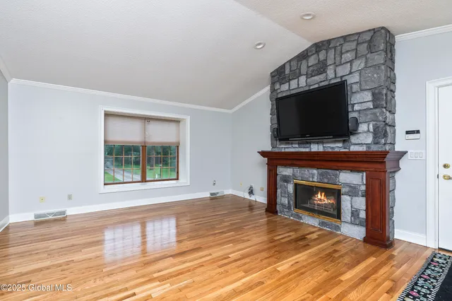 $639,000 | 987 Grooms Road, Clifton Park, NY 12148