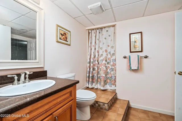 $639,000 | 987 Grooms Road, Clifton Park, NY 12148