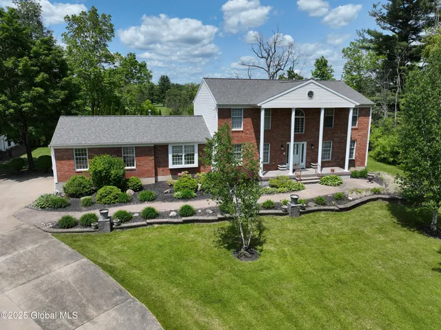 $639,000 | 987 Grooms Road, Clifton Park, NY 12148