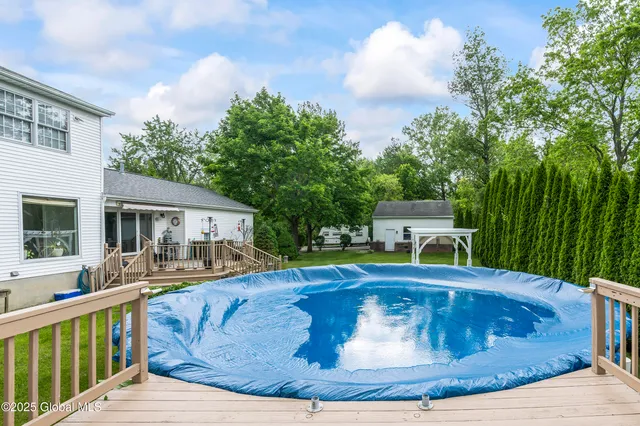 $639,000 | 987 Grooms Road, Clifton Park, NY 12148