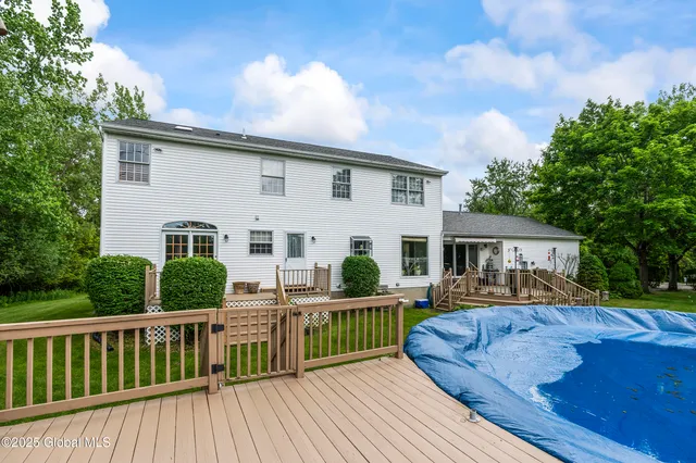 $639,000 | 987 Grooms Road, Clifton Park, NY 12148