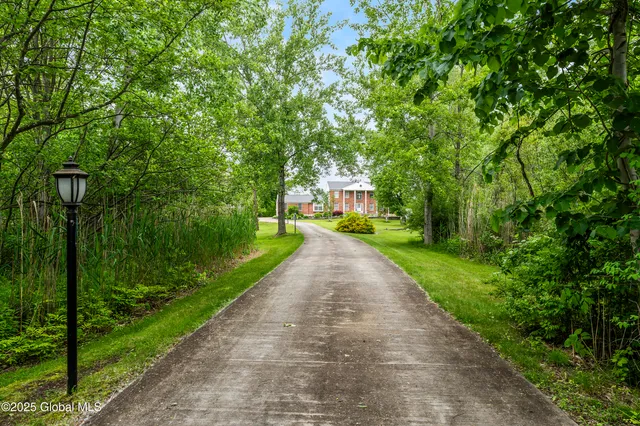 $639,000 | 987 Grooms Road, Clifton Park, NY 12148