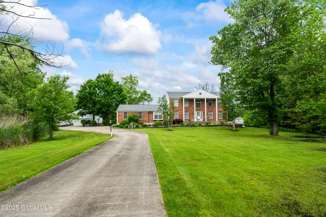 $639,000 | 987 Grooms Road, Clifton Park, NY 12148