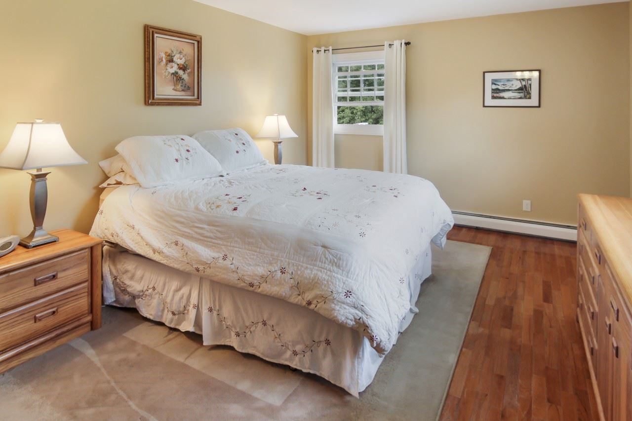 5734 Apple Valley Road Williamsburg, MI 49690 - Photo 12 of 34 1879440-11.JPG