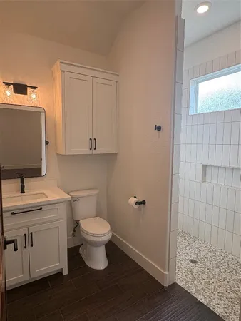 $1,500 | 405 East Mulberry Street, Unit B, Angleton, TX 77515