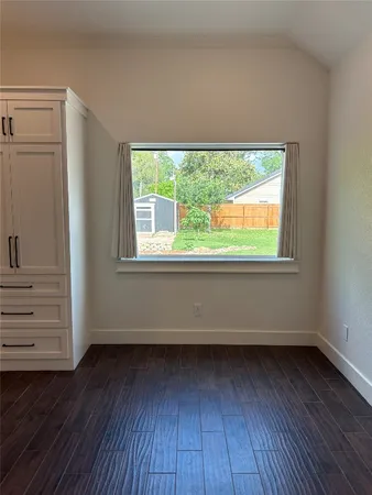 $1,500 | 405 East Mulberry Street, Unit B, Angleton, TX 77515