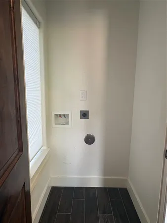 $1,500 | 405 East Mulberry Street, Unit B, Angleton, TX 77515