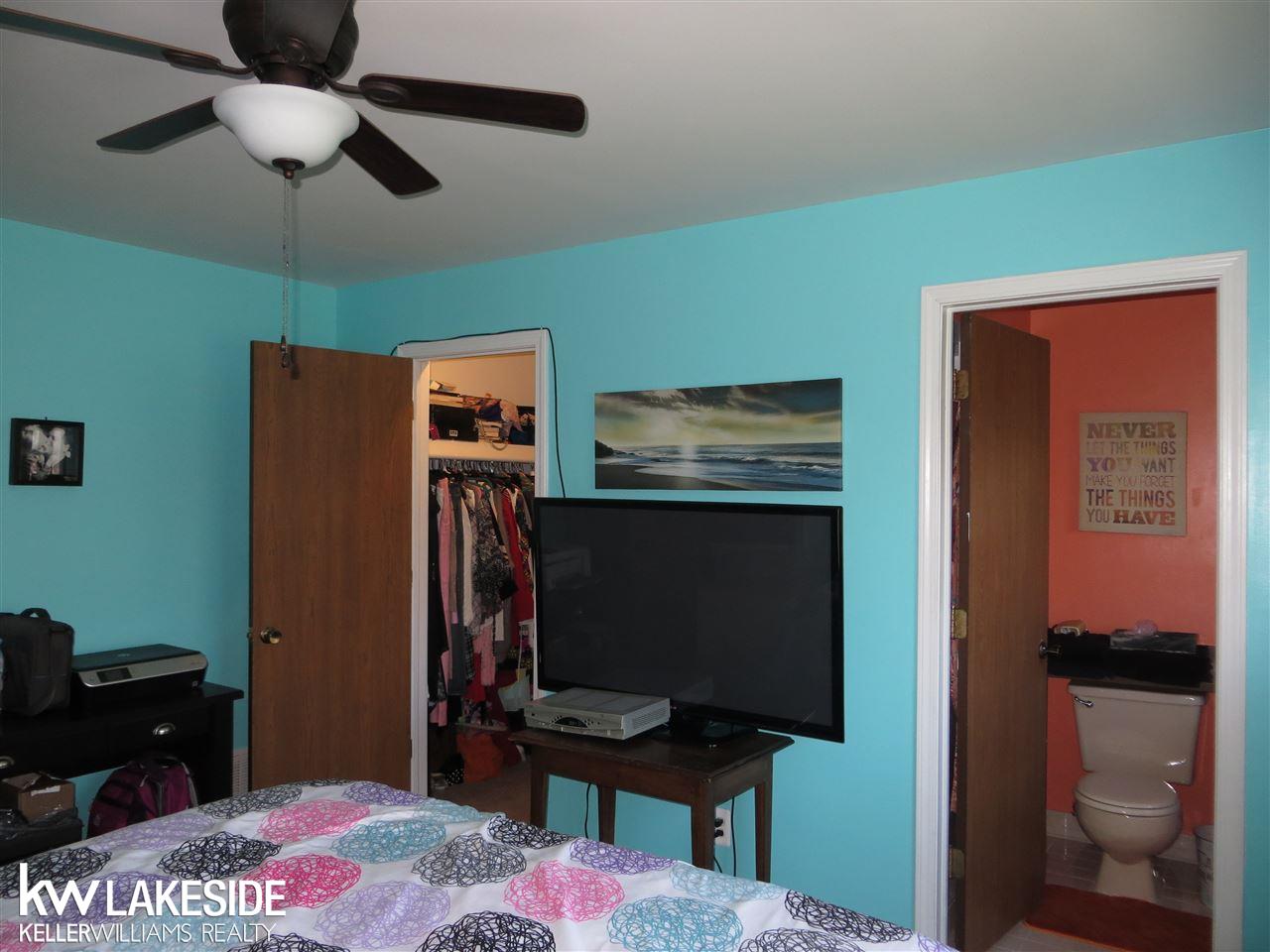 1572 Meadow Drive Rochester, MI 48307 - Photo 19 of 33 31346624-18.JPG