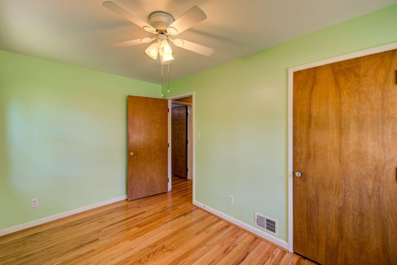 5561 Vogel Road Cincinnati, OH 45239 - Photo 18 of 33