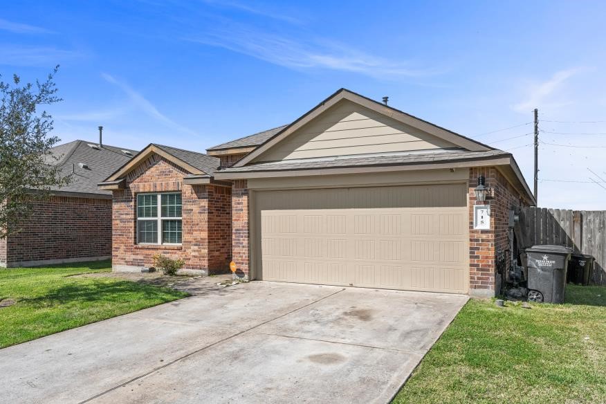 715 Harvest Bluff Drive Rosharon, TX 77583 - Photo 2 of 36