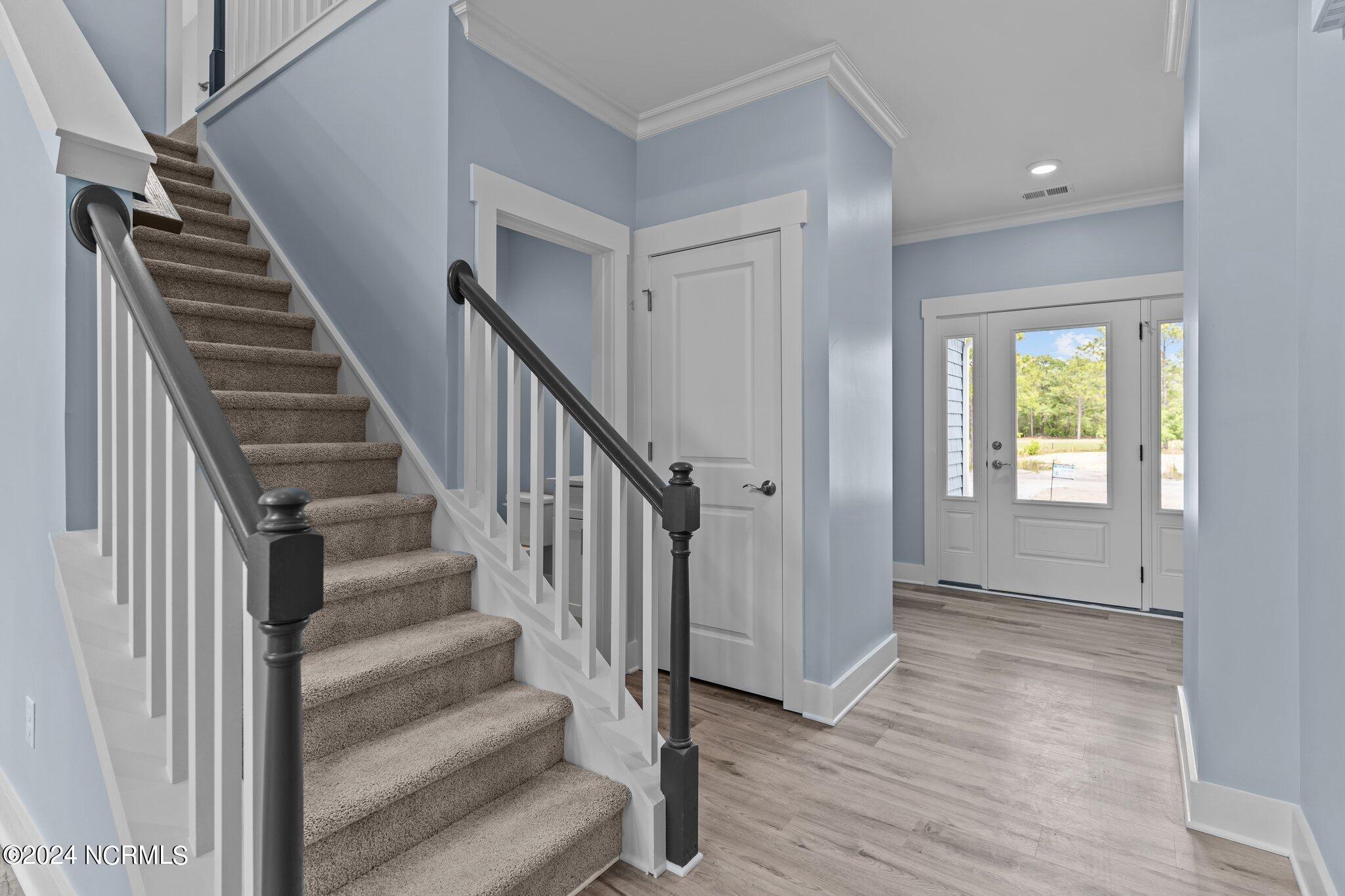 520 Barber Road Boiling Spring Lakes, NC 28461 - Photo 5 of 34 Foyer