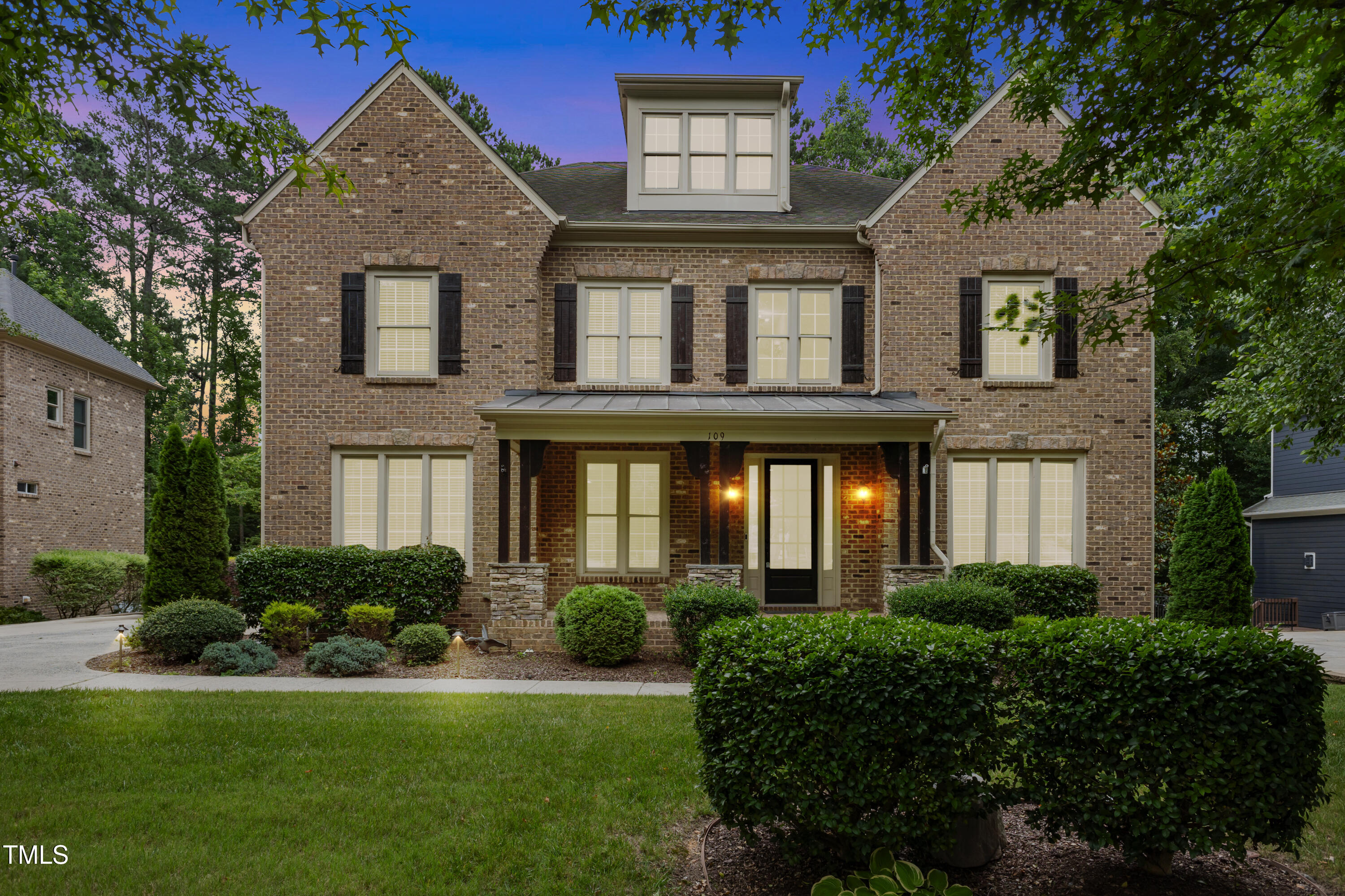 Front (Virtual Twilight)