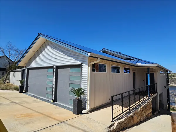 $1,165,000 | 1239 Lakeshore Drive, Spicewood, TX 78669